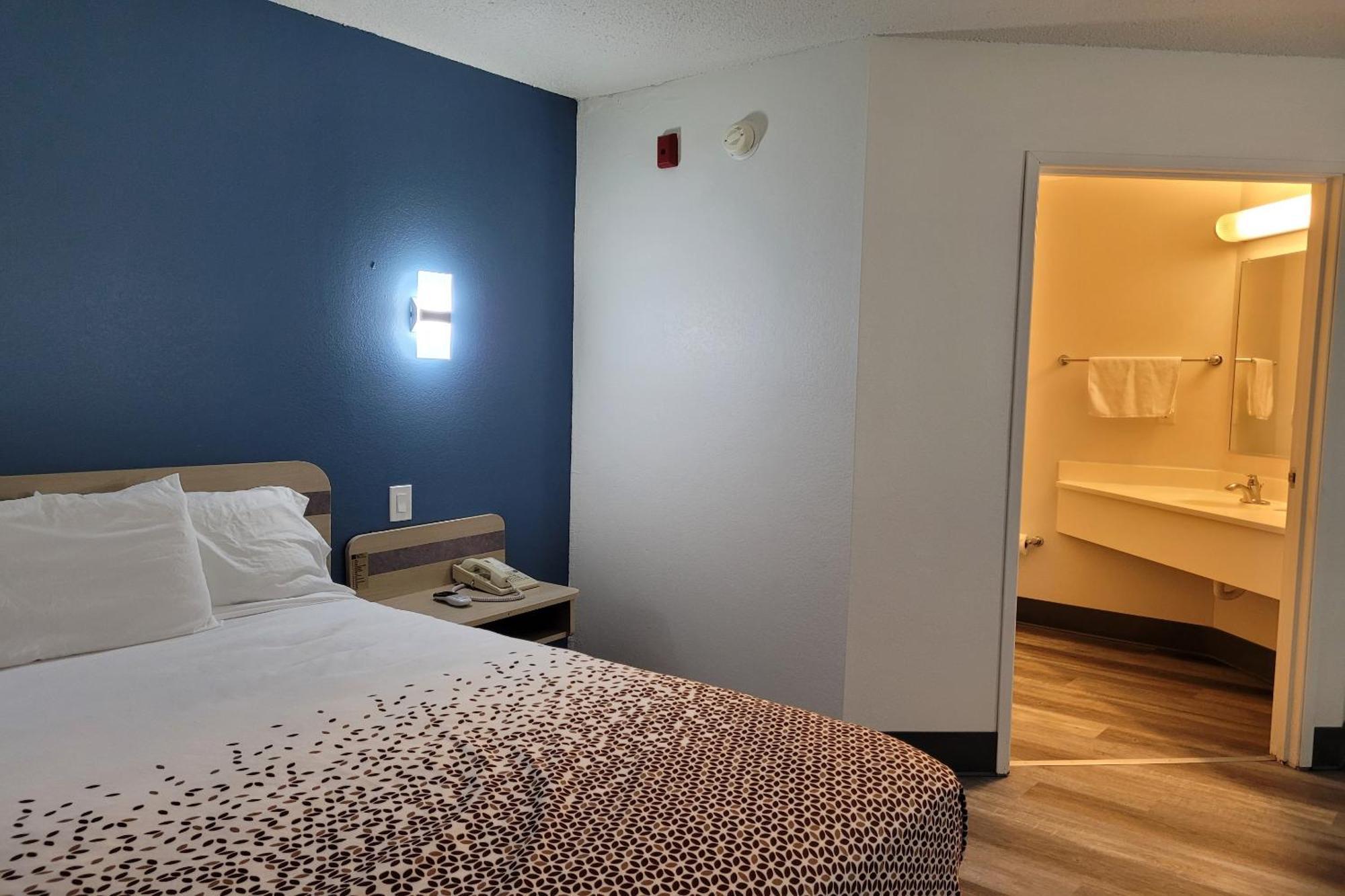 Modern Stay 39 Lakeview By Oyo Minonk Extérieur photo